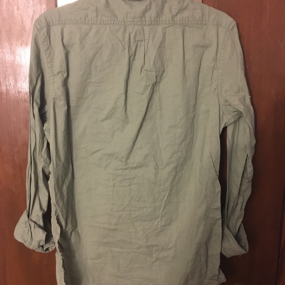 NWOT Old navy khaki button down top - Picture 3 of 3